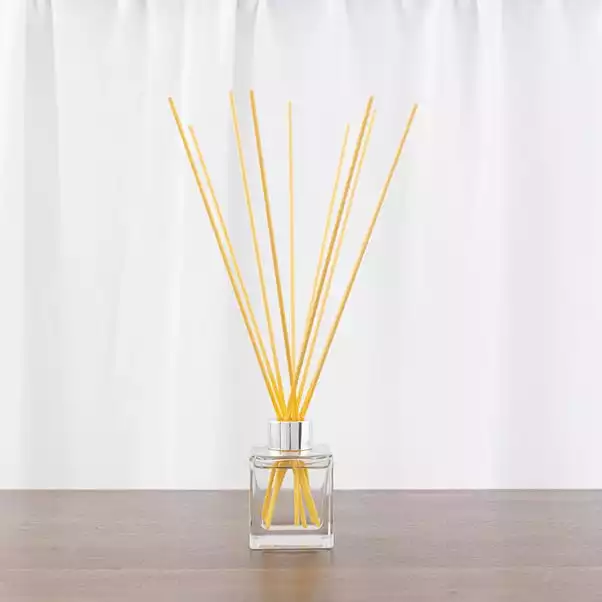 Dunelm Pack Of 10 Yellow Fibre Reeds 2 Dunelm Pack Of 10 Yellow Fibre Reeds - Image 2