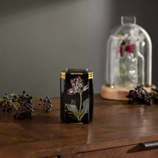 Natural History Museum Botanical Paradise Candle 1 Natural History Museum Botanical Paradise Candle