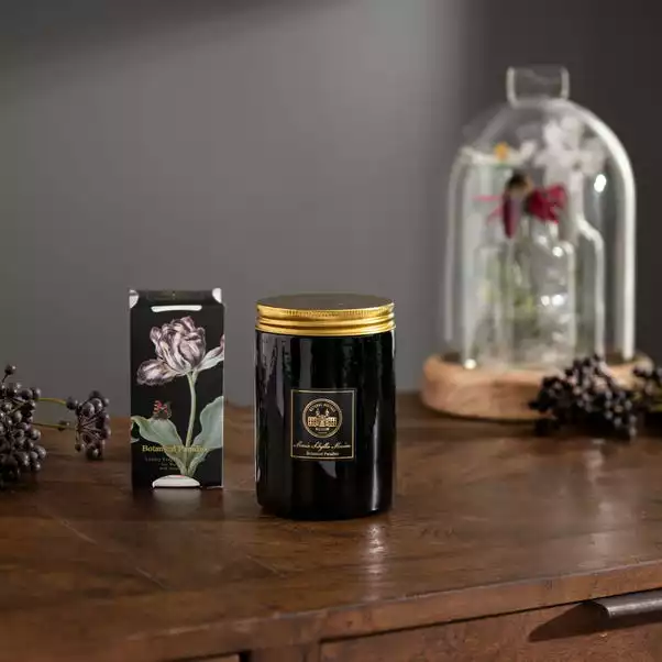 Natural History Museum Botanical Paradise Candle 4 Natural History Museum Botanical Paradise Candle - Image 4