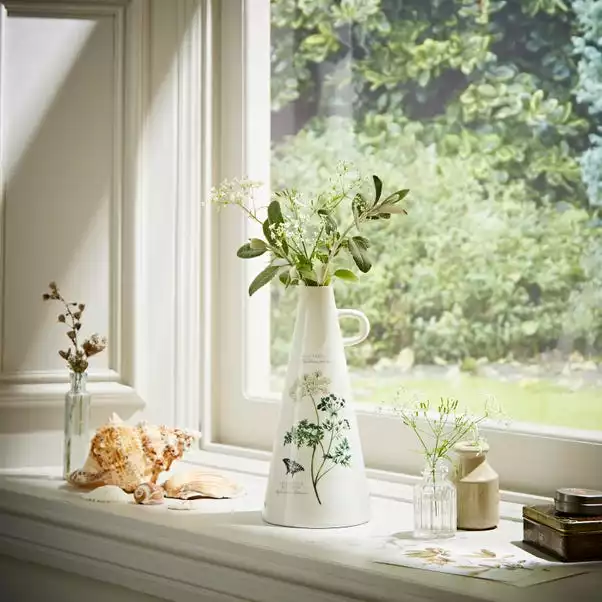 Natural History Museum Milk Parsley Ceramic Tall Vase 25cm 2 Natural History Museum Milk Parsley Ceramic Tall Vase 25cm - Image 2