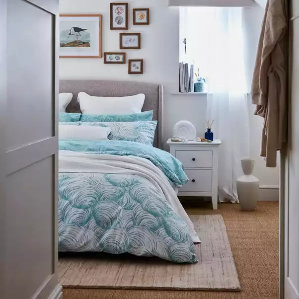 Cedar & Sage Nina White Vase 5 Cedar & Sage Nina White Vase - Image 5