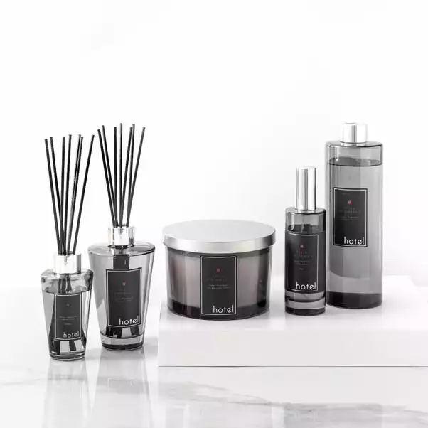 Hotel Pomegranate Multiwick Candle 3 Hotel Pomegranate Multiwick Candle - Image 3