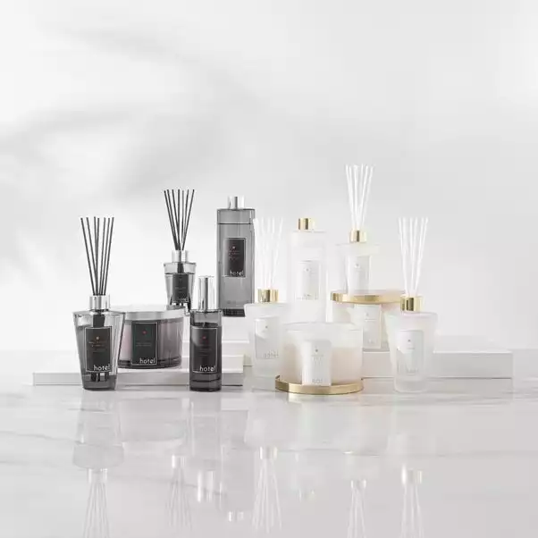 Hotel Pomegranate Multiwick Candle 4 Hotel Pomegranate Multiwick Candle - Image 4