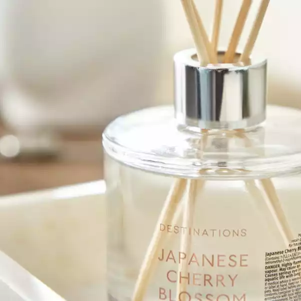 Wax Lyrical Japanese Cherry Blossom Diffuser 200ml 2 Wax Lyrical Japanese Cherry Blossom Diffuser 200ml - Image 2